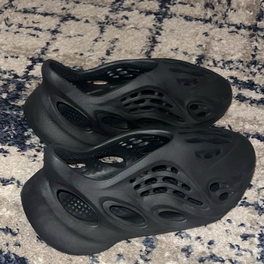 Yeezy foam runners